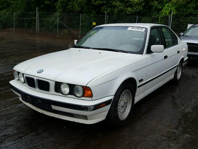 WBAHD6323SGK51481 - 1995 BMW 525 I AUTO WHITE photo 2