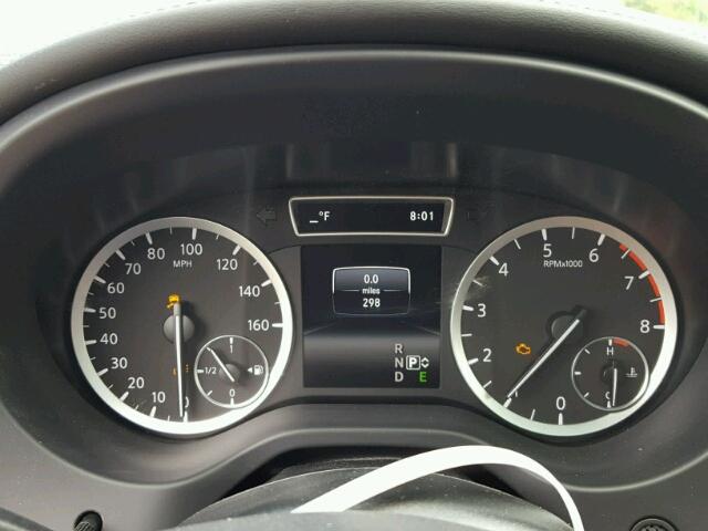 SJKCH5CR3JA041812 - 2018 INFINITI QX30 BASE BROWN photo 8