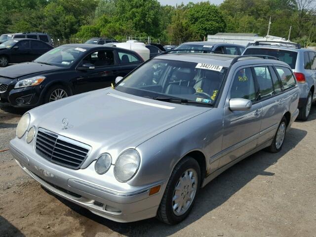 WDBJH82J73X088329 - 2003 MERCEDES-BENZ E 320 4MAT SILVER photo 2