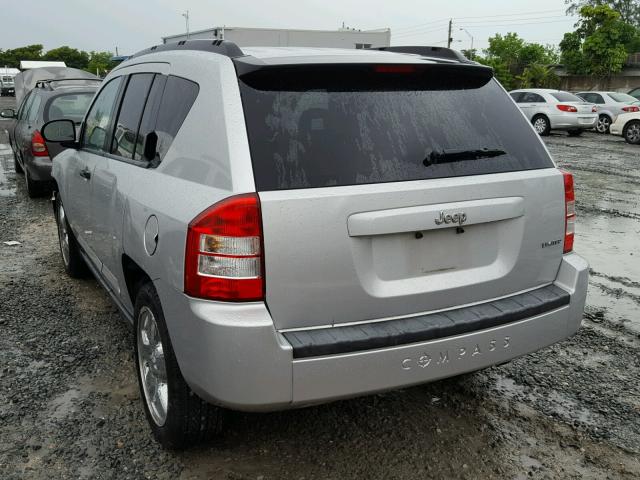 1J8FT57W27D200477 - 2007 JEEP COMPASS LI SILVER photo 3