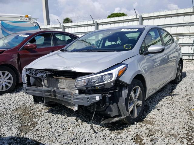 3KPFL4A71JE170493 - 2018 KIA FORTE LX SILVER photo 2