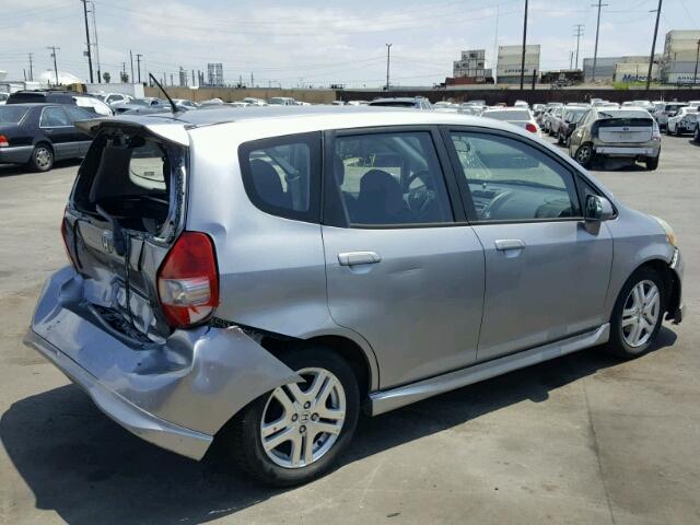 JHMGD38617S031431 - 2007 HONDA FIT S SILVER photo 4