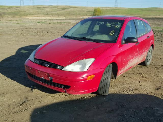 3FAFP37322R223544 - 2002 FORD FOCUS ZX5 RED photo 2