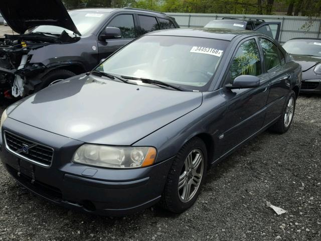 YV1RS592862533174 - 2006 VOLVO S60 2.5T GRAY photo 2