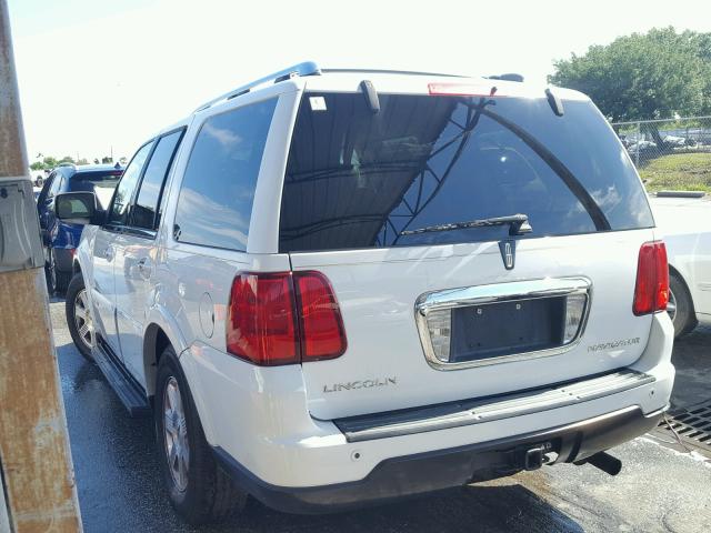 5LMFU27555LJ07927 - 2005 LINCOLN NAVIGATOR 白色 照片 3