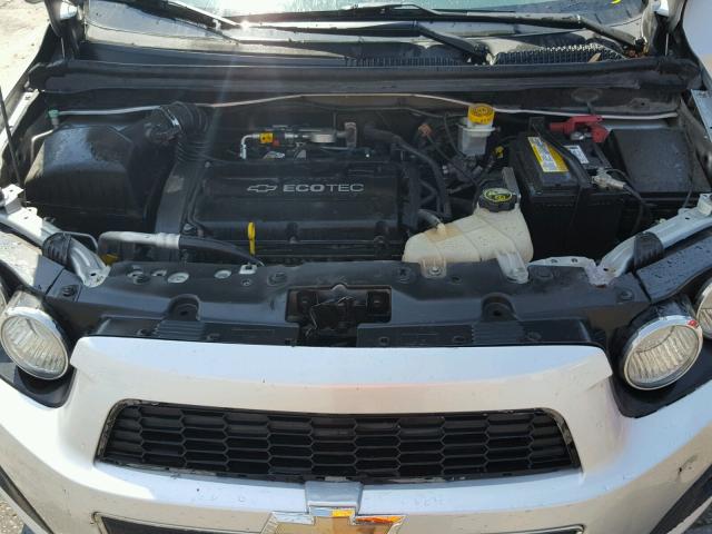 1G1JA5SH4D4229158 - 2013 CHEVROLET SONIC LS 银色 照片 7