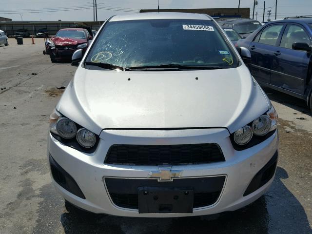 1G1JA5SH4D4229158 - 2013 CHEVROLET SONIC LS 银色 照片 9
