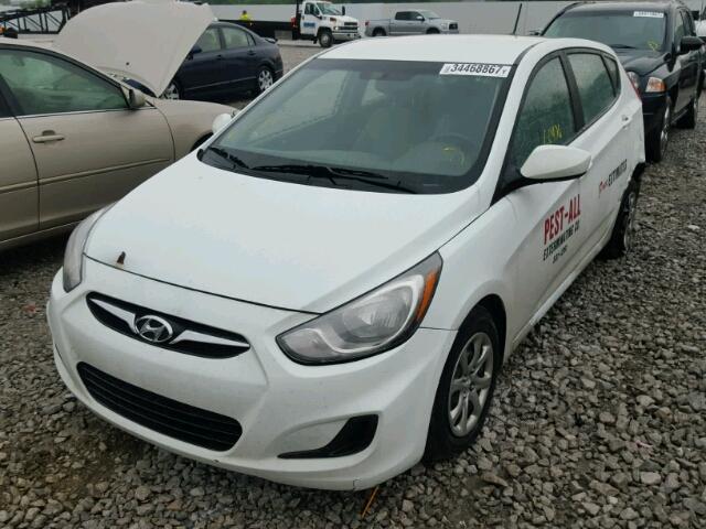 KMHCT5AE6DU093838 - 2013 HYUNDAI ACCENT GLS WHITE photo 2