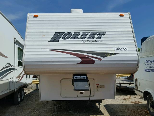 4YDF275215E317462 - 2005 KEYSTONE HORNET WHITE photo 5