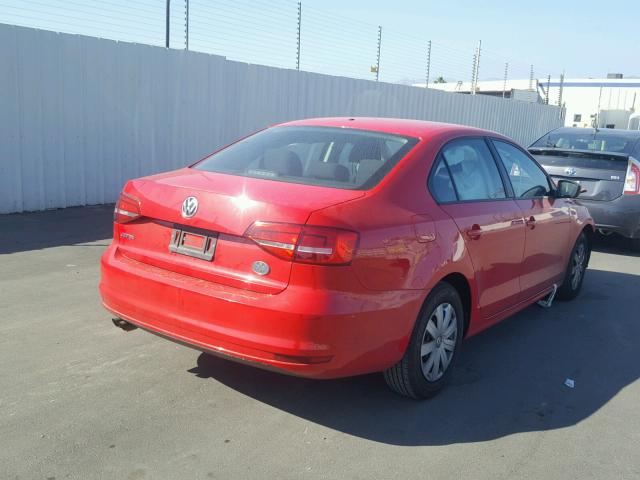 3VW2K7AJ0FM303527 - 2015 VOLKSWAGEN JETTA BASE RED photo 4
