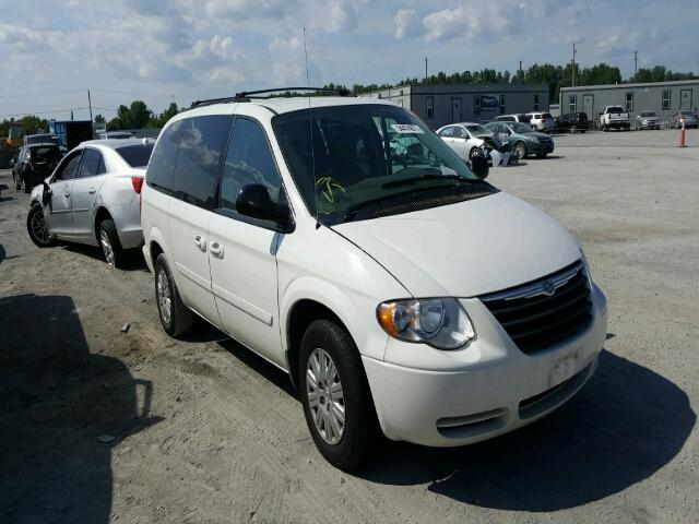 2A4GP44RX6R829970 - 2006 CHRYSLER TOWN & COU WHITE photo 1