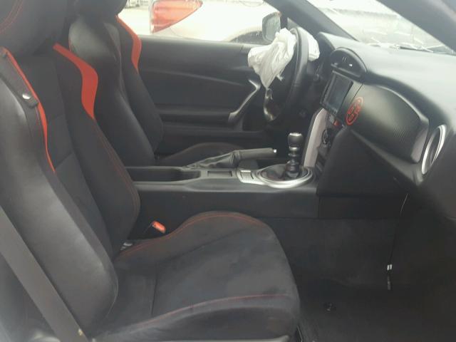 JF1ZNAA14D1714693 - 2013 TOYOTA SCION FR-S თეთრი ფოტო 5