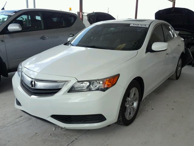 19VDE1F35DE017828 - 2013 ACURA ILX 20 WHITE photo 2