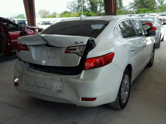 19VDE1F35DE017828 - 2013 ACURA ILX 20 WHITE photo 4