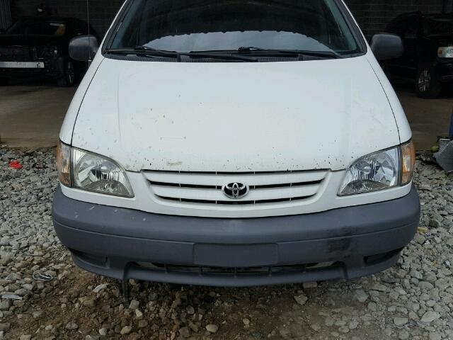 4T3ZF13C81U335621 - 2001 TOYOTA SIENNA LE WHITE photo 9