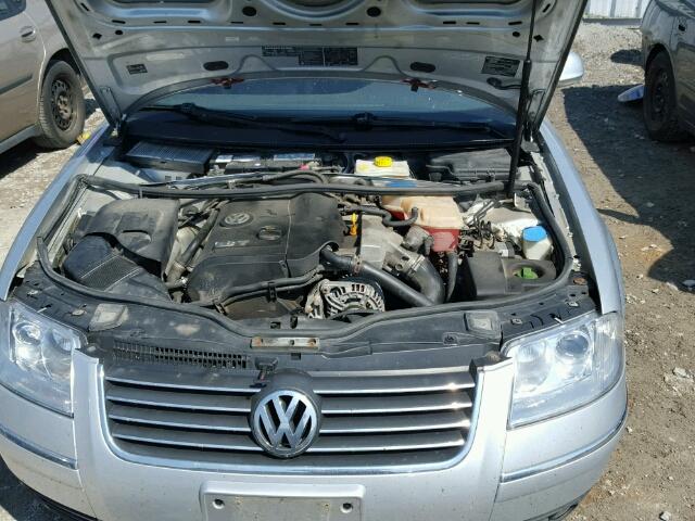 WVWDD63B05E162579 - 2005 VOLKSWAGEN PASSAT GLS SILVER photo 7