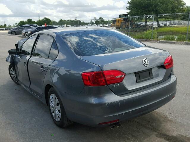 3VW2K7AJ9DM318654 - 2013 VOLKSWAGEN JETTA BASE GRAY photo 3