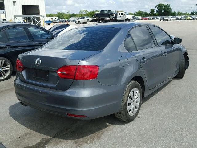3VW2K7AJ9DM318654 - 2013 VOLKSWAGEN JETTA BASE GRAY photo 4