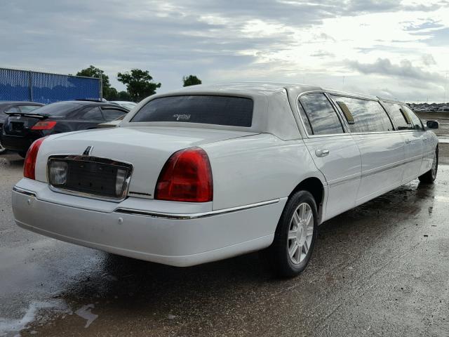 1L1FM88W96Y625669 - 2006 LINCOLN TOWN CAR E WHITE photo 4
