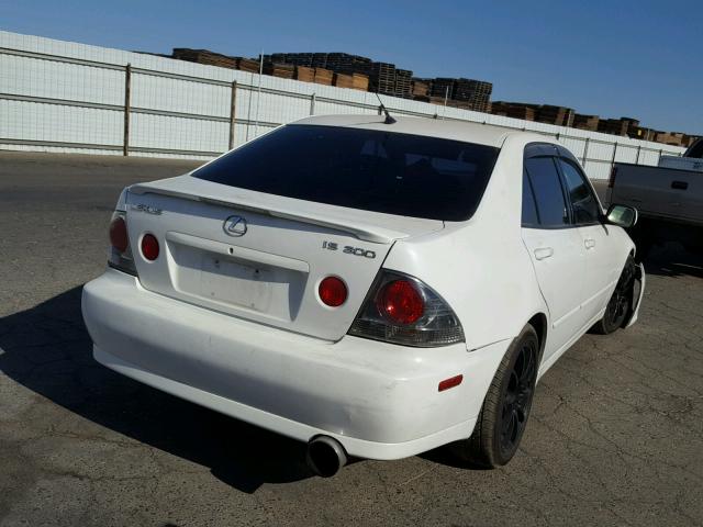 JTHBD192630077031 - 2003 LEXUS IS 300 WHITE photo 4