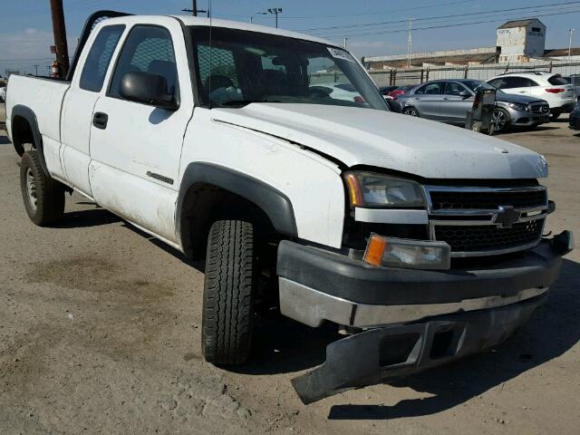 1GCHC29U36E215640 - 2006 CHEVROLET SILVERADO WHITE photo 1