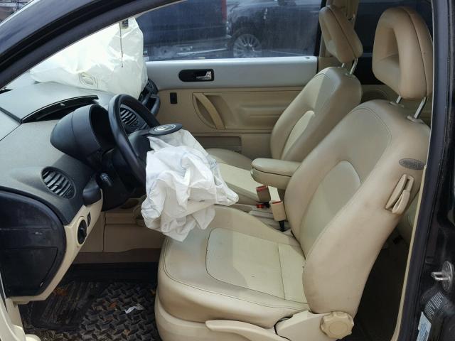 3VWCS21C61M433863 - 2001 VOLKSWAGEN NEW BEETLE 黑色 照片 5