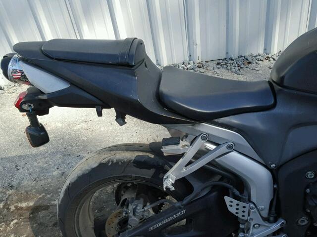 JH2PC40098M100395 - 2008 HONDA CBR600 RR BLACK photo 6