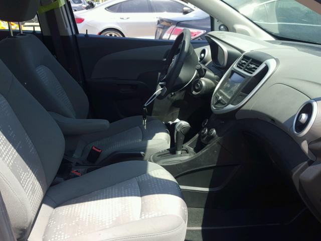 1G1JB5SH9H4126594 - 2017 CHEVROLET SONIC LS 青绿色 照片 5