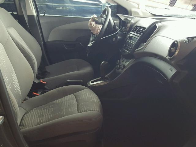 1G1JA6SH2G4152767 - 2016 CHEVROLET SONIC LS GRAY photo 5