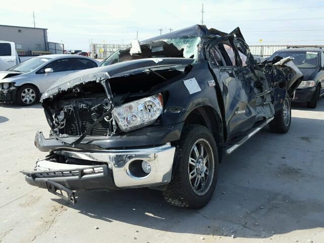 5TFEY5F12DX141418 - 2013 TOYOTA TUNDRA CRE BLACK photo 2