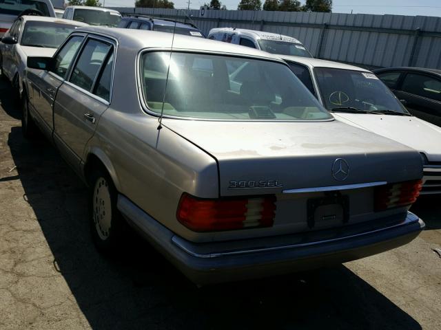 WDBCA25D3LA530123 - 1990 MERCEDES-BENZ 300 SEL BEIGE photo 3