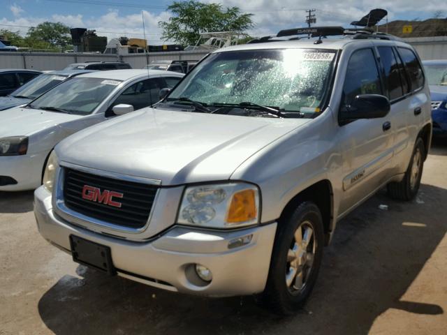 1GKDS13S752130985 - 2005 GMC ENVOY SILVER photo 2