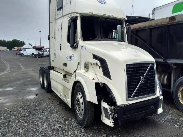 4V4NC9EH5BN299625 - 2011 VOLVO VN VNL WHITE photo 9