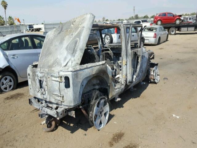 1J4GA59127L197440 - 2007 JEEP WRANGLER S BURN photo 4