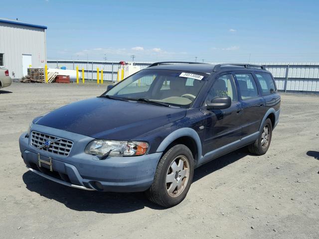 YV1SZ58D321057075 - 2002 VOLVO V70 XC BLUE photo 2