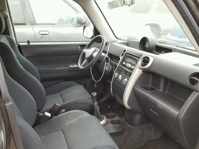 JTLKT334464065598 - 2006 TOYOTA SCION XB BLACK photo 5