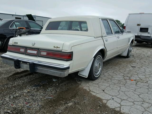 2C3BF66KXCR226029 - 1982 CHRYSLER NEW YORKER WHITE photo 4