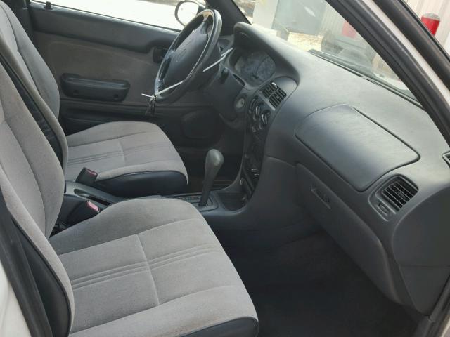 1Y1SK5268SZ039401 - 1995 GEO PRIZM BASE WHITE photo 5