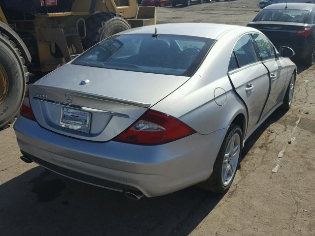 WDDDJ75X56A062614 - 2006 MERCEDES-BENZ CLS 500C SILVER photo 4