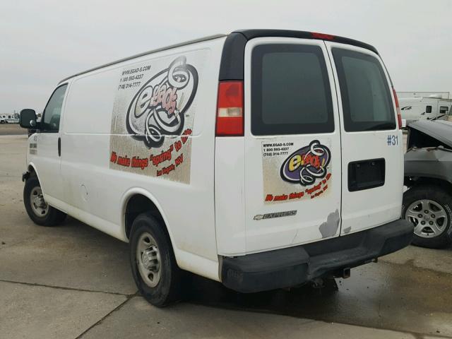 1GCGG25V071130147 - 2007 CHEVROLET EXPRESS G2 WHITE photo 3
