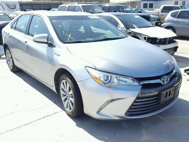 4T1BD1FK2FU153939 - 2015 TOYOTA CAMRY HYBR SILVER photo 1