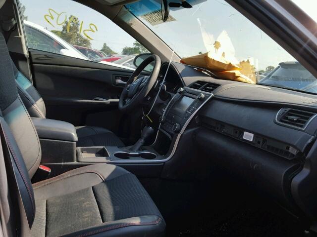 4T1BF1FK3FU882008 - 2015 TOYOTA CAMRY LE ვერცხლისფერი ფოტო 5