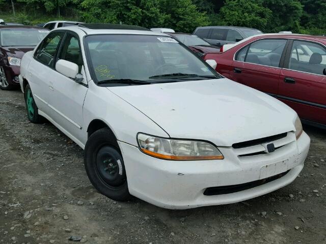 1HGCG1650YA003974 - 2000 HONDA ACCORD EX WHITE photo 1