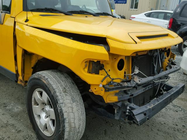 JTEBU11FX70020719 - 2007 TOYOTA FJ CRUISER YELLOW photo 9