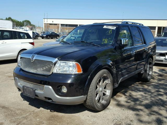 5LMFU28R13LJ33214 - 2003 LINCOLN NAVIGATOR BLACK photo 2