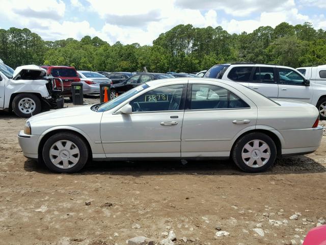 1LNHM86S34Y679313 - 2004 LINCOLN LS 白色 照片 9