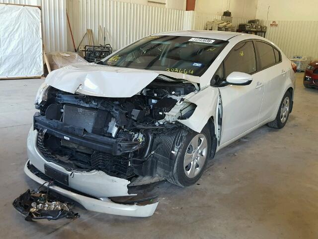 KNAFK4A60F5293664 - 2015 KIA FORTE LX WHITE photo 2