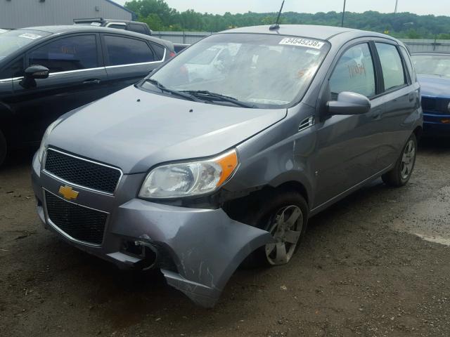 KL1TD66E59B646103 - 2009 CHEVROLET AVEO LS GRAY photo 2