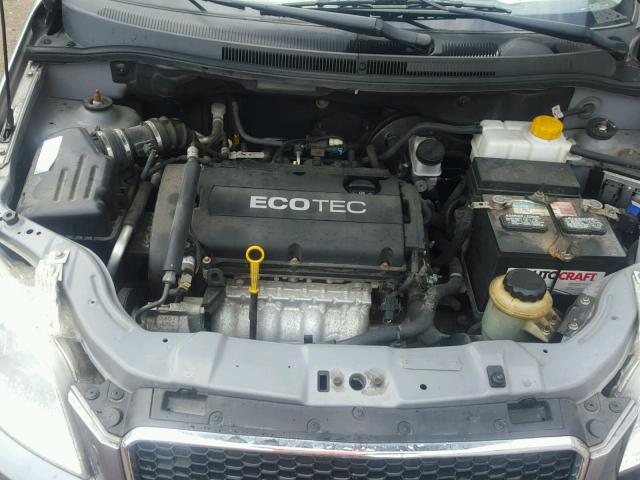 KL1TD66E59B646103 - 2009 CHEVROLET AVEO LS GRAY photo 7