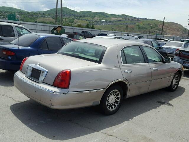 1LNHM82W51Y653302 - 2001 LINCOLN TOWN CAR S GOLD photo 4